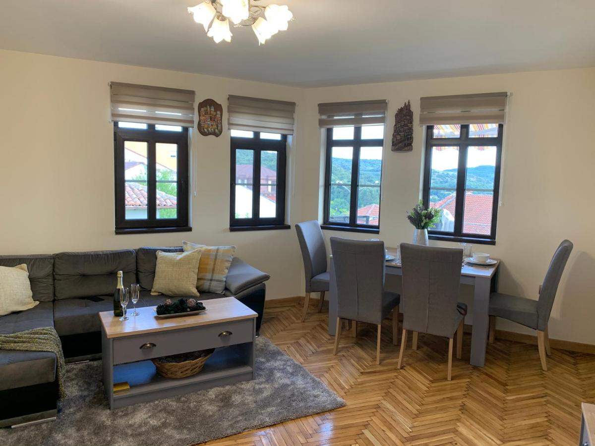 Apartment Zdravets, In The Heart Of The Old City Veliko Tarnovo Ngoại thất bức ảnh