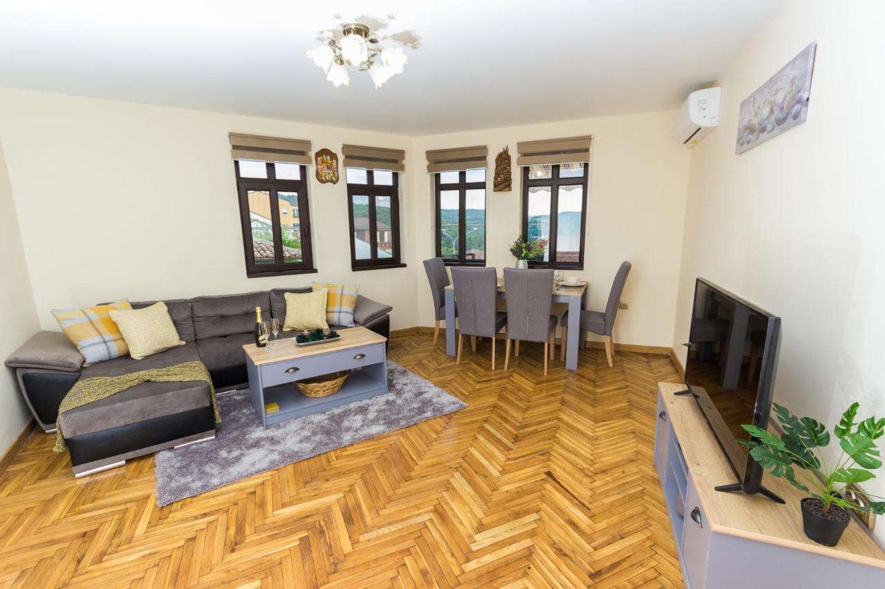 Apartment Zdravets, In The Heart Of The Old City Veliko Tarnovo Ngoại thất bức ảnh